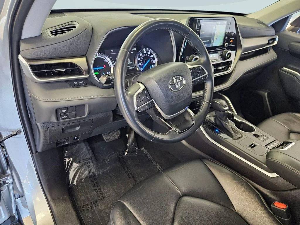 Used 2022 Celestial Silver Metallic Toyota XLE image 13