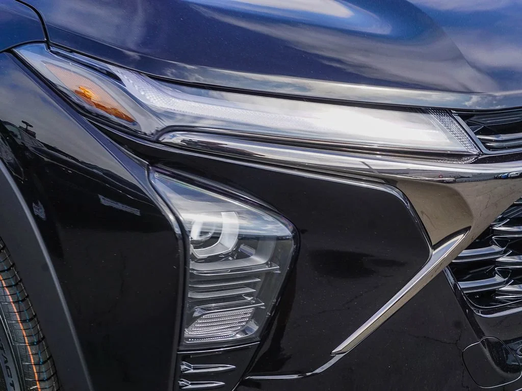 New 2026 Mosaic Black Metallic Chevrolet 2RS image 10