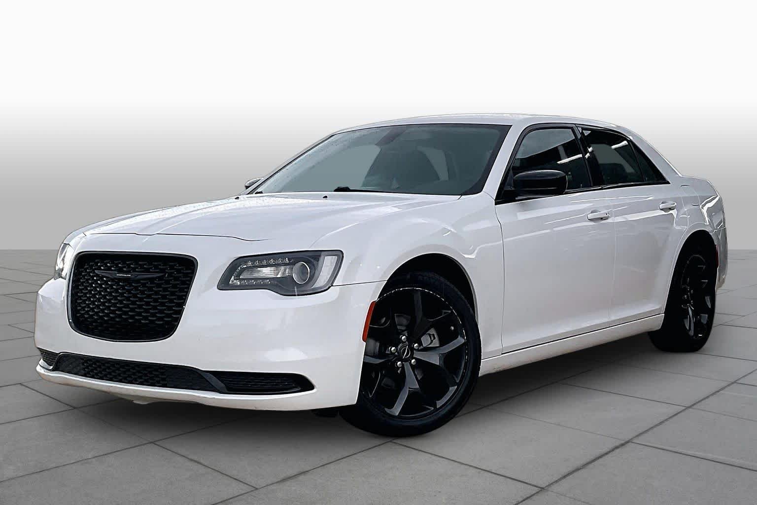 Pre-Owned 2023 Chrysler 300 Touring