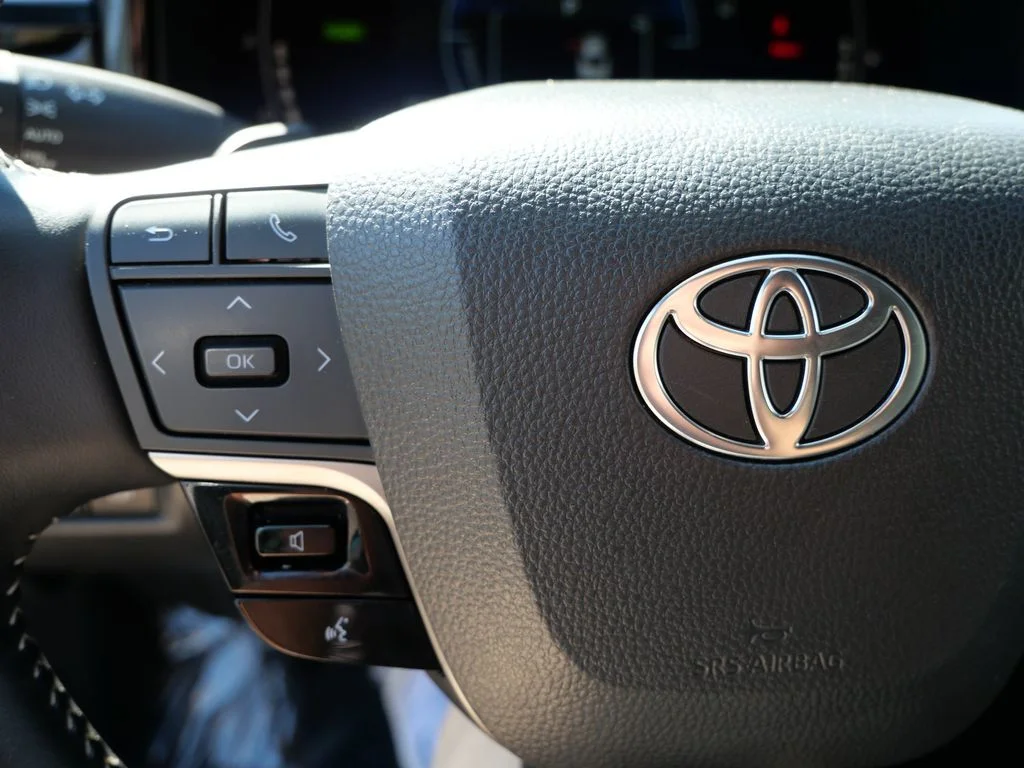Certified Used 2025  Toyota SE image 25