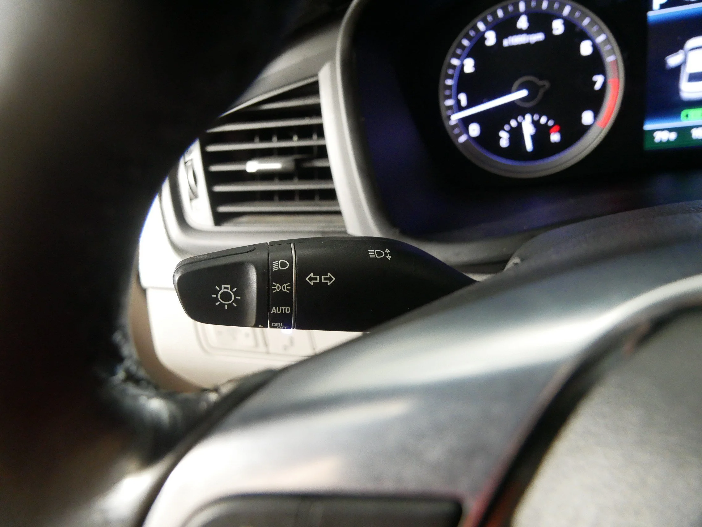 Used 2018 Phantom Black Hyundai SEL image 31