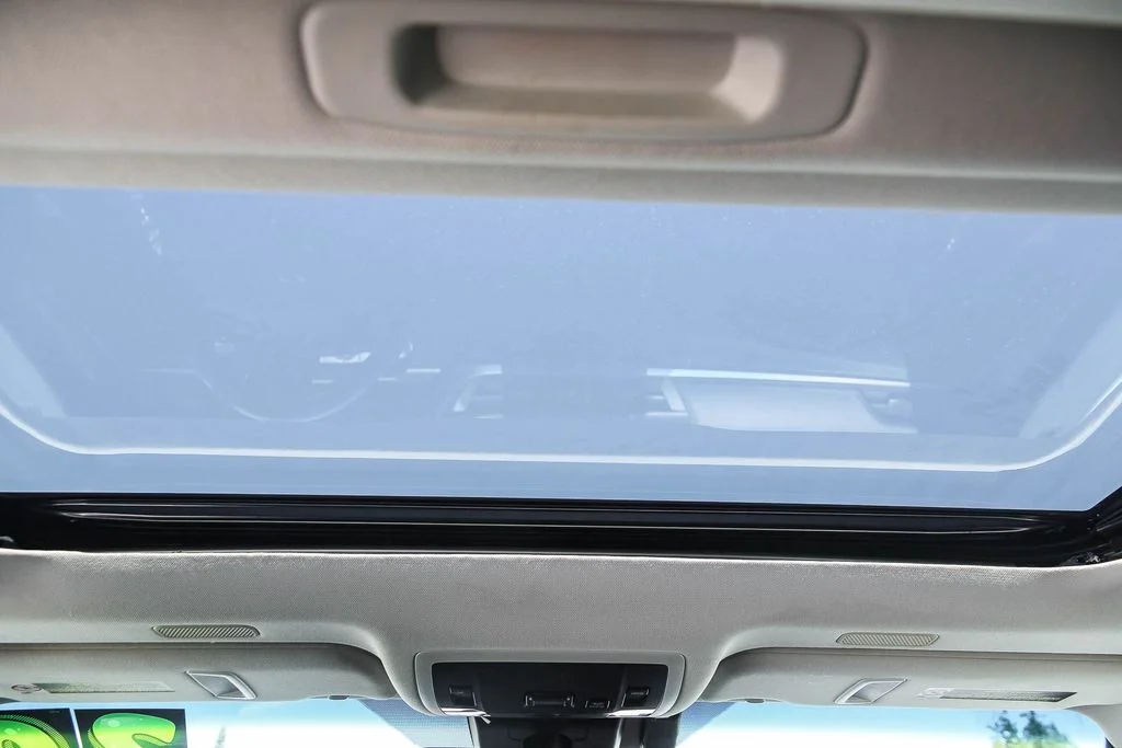 Used 2020 Silver Lexus 300h image 16