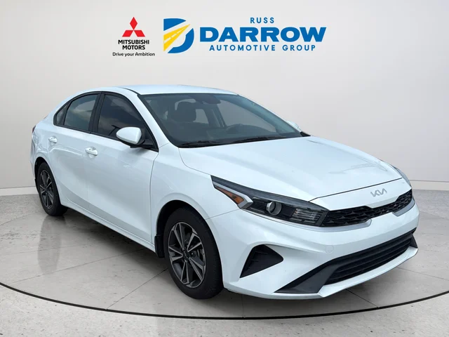 Used 2023 White Kia LXS image 7
