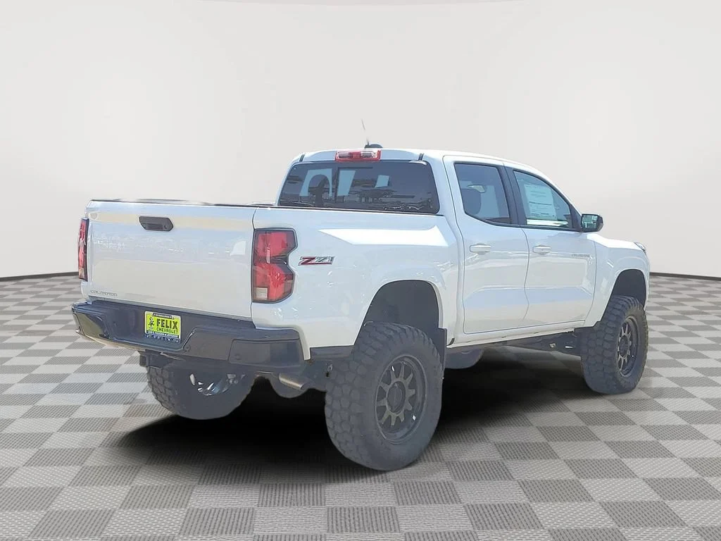 2026 Chevrolet Colorado Z71 - Photo 4