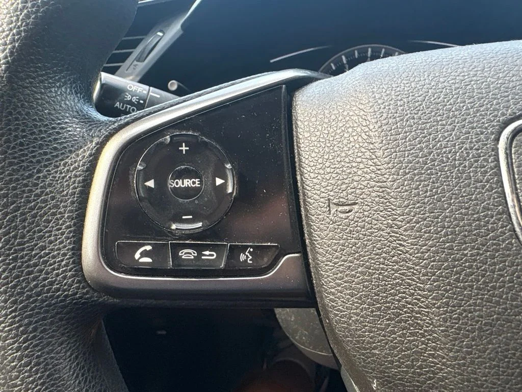 Used 2018 Silver Honda LX image 23