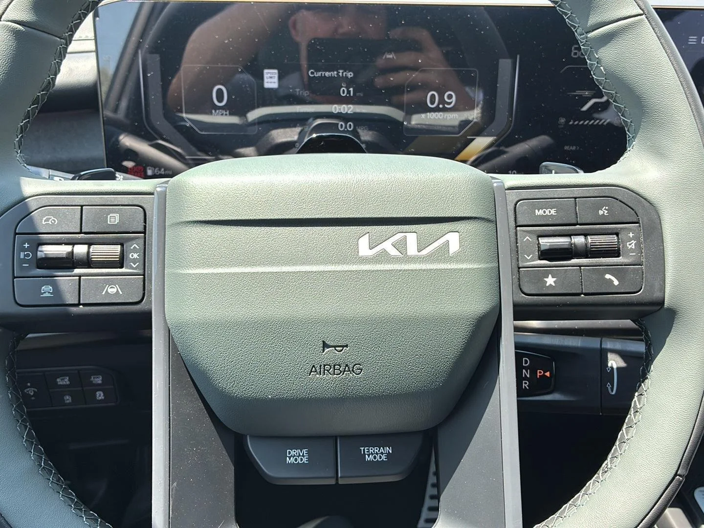 New 2027 Glacial White Pearl Kia X-Line SX image 14