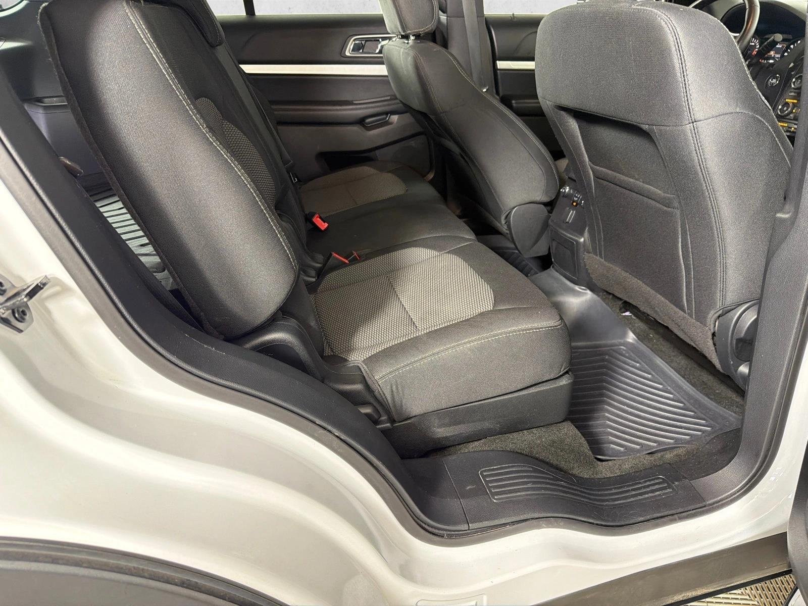 Used 2017 Oxford White Ford XLT image 15