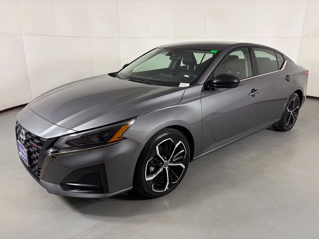 Used 2024 Gray Nissan 2.5 SR image 4