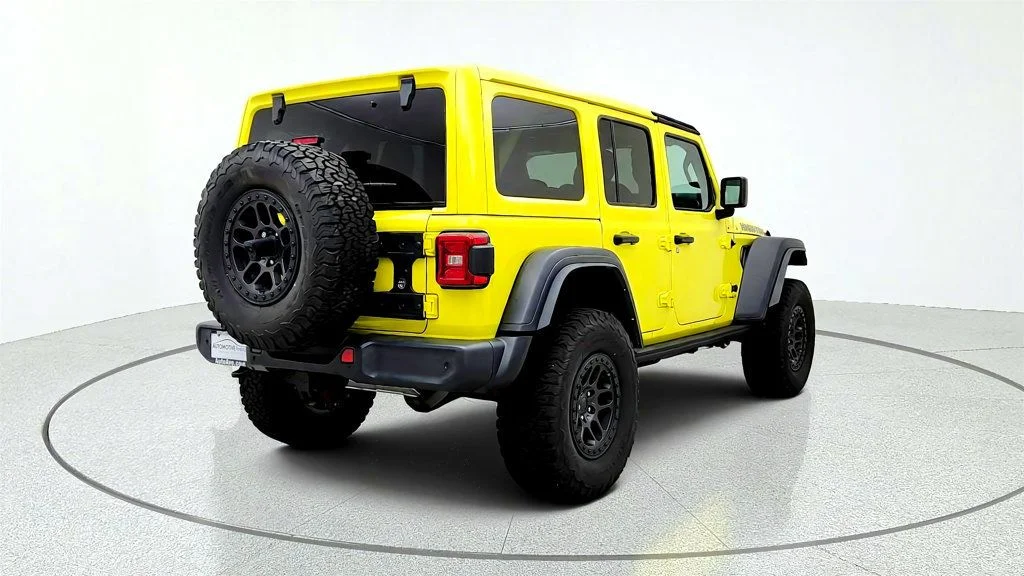 Used 2022 High Velocity Clearcoat Jeep Unlimited High Tide 4x4 image 5