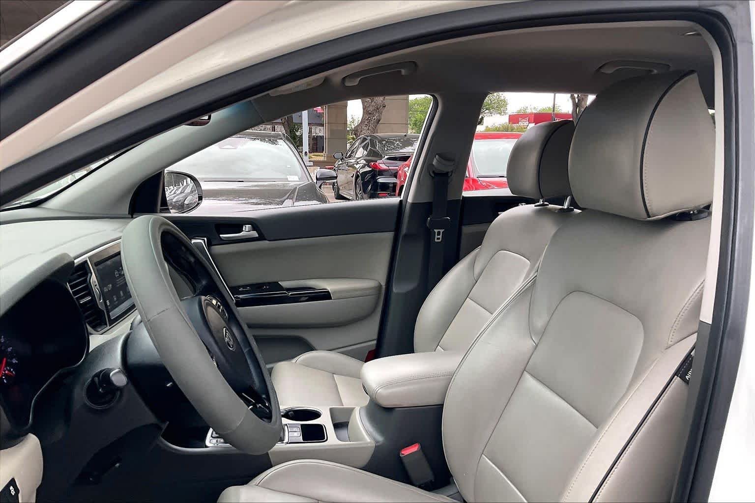 Used 2018 Snow White Pearl Kia EX image 8