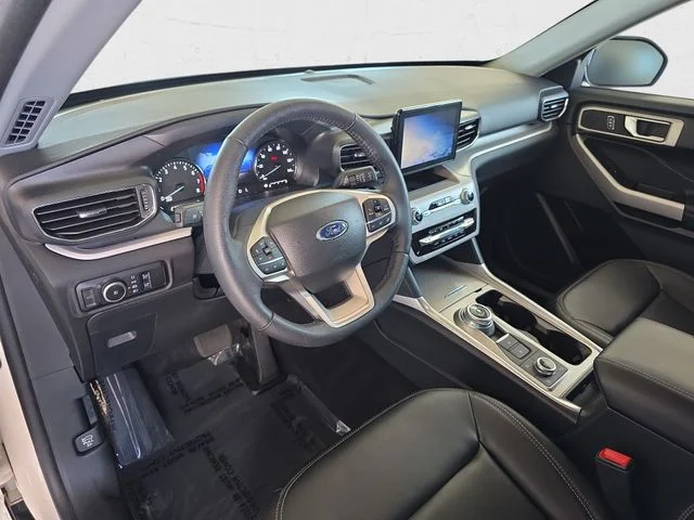 Used 2024 White Metallic Ford XLT image 17