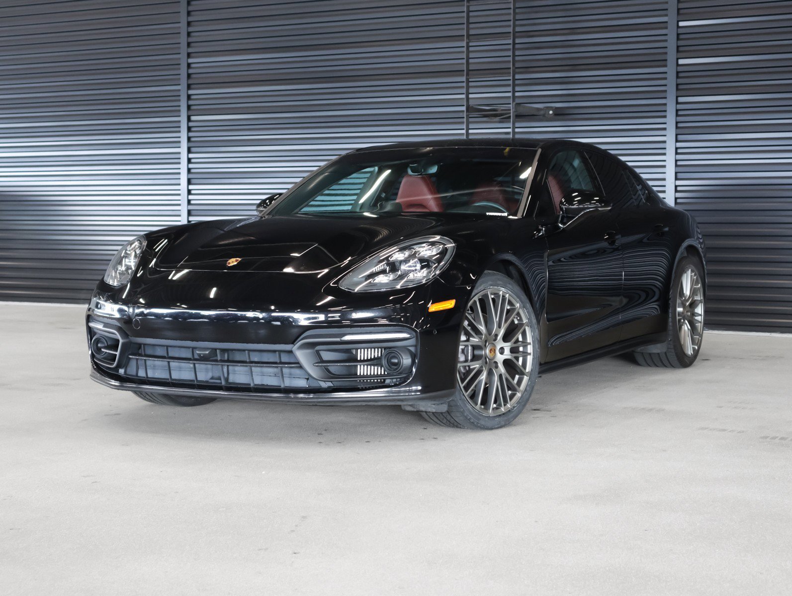2023 Porsche Panamera 4 Platinum Edition's photo
