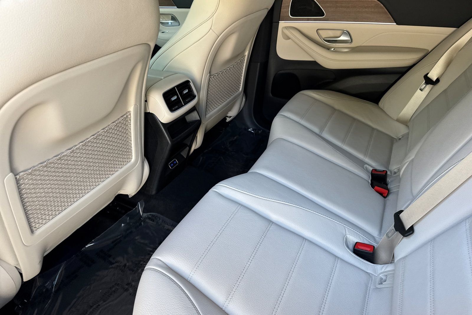 New 2026 Polar White Mercedes-Benz GLE 450 Coupe image 9