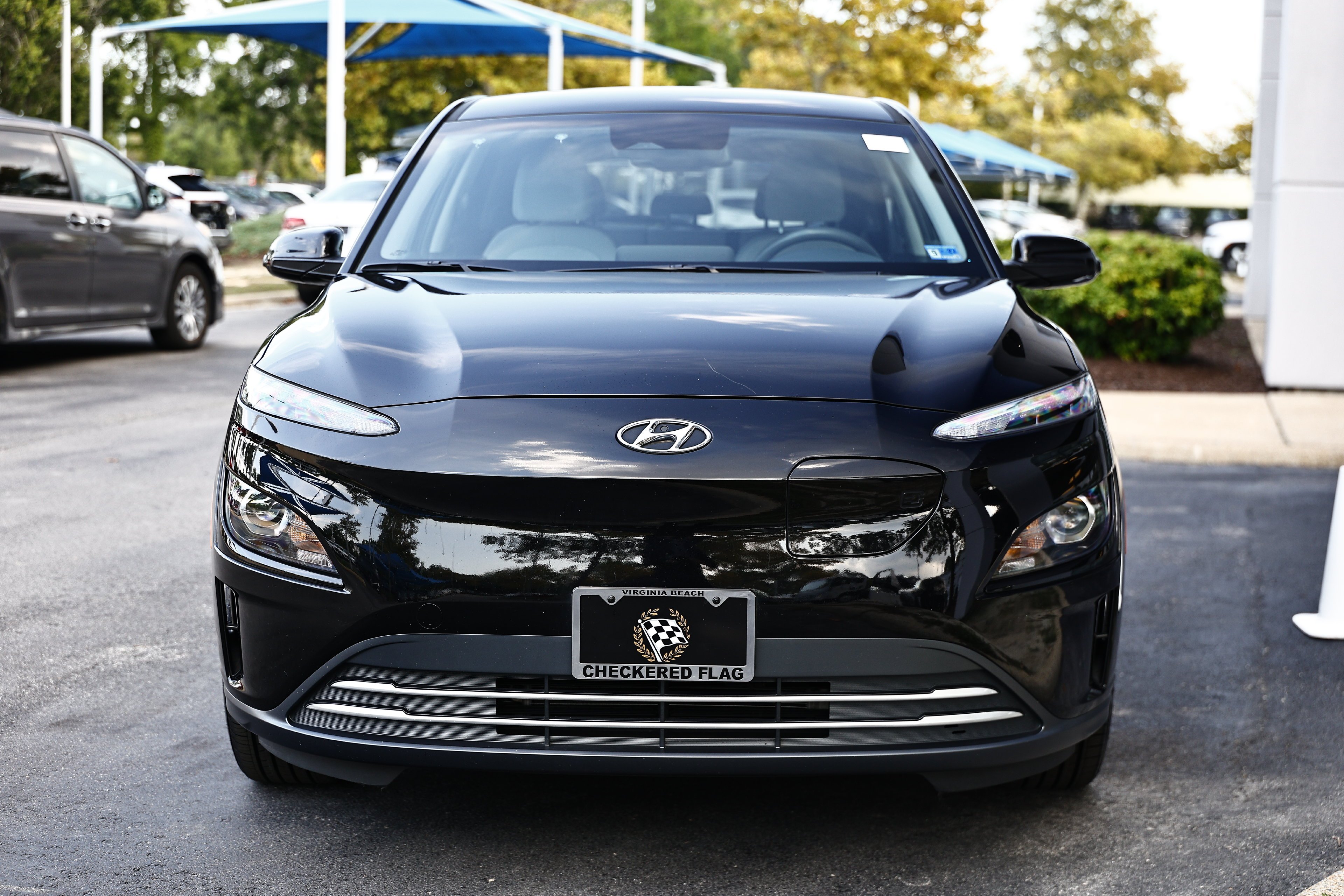 Used 2023 Ultra Black Hyundai SE image 13