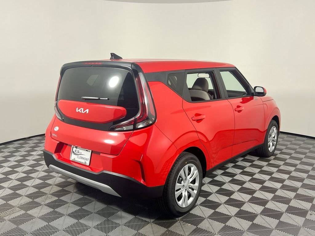 Used 2022 Red Kia LX image 3