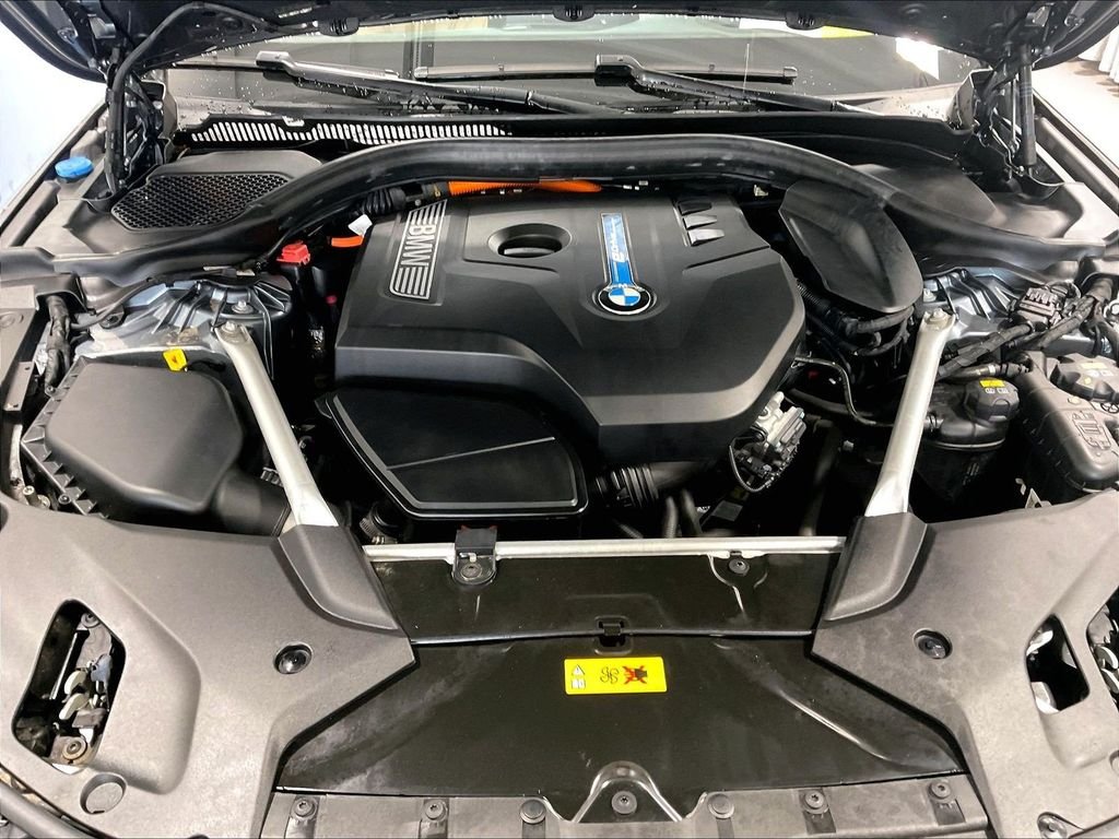 Used 2019 Blue BMW 530e xDrive iPerformance image 30