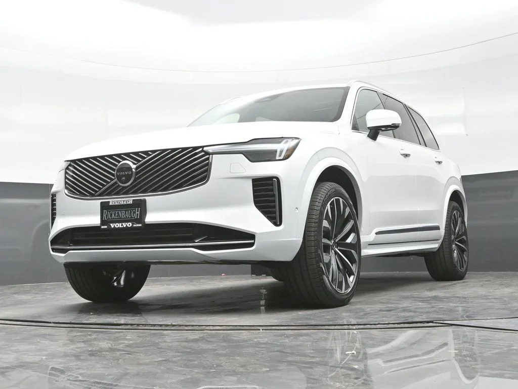 New 2026 Crystal White Volvo Plus image 31