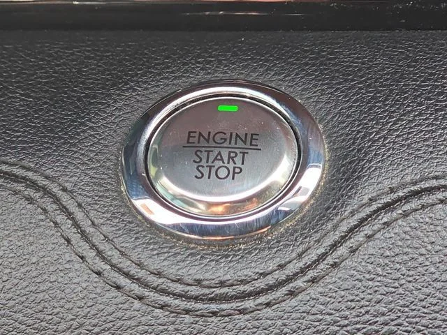 Used 2019 Black Metallic Lincoln Reserve image 30