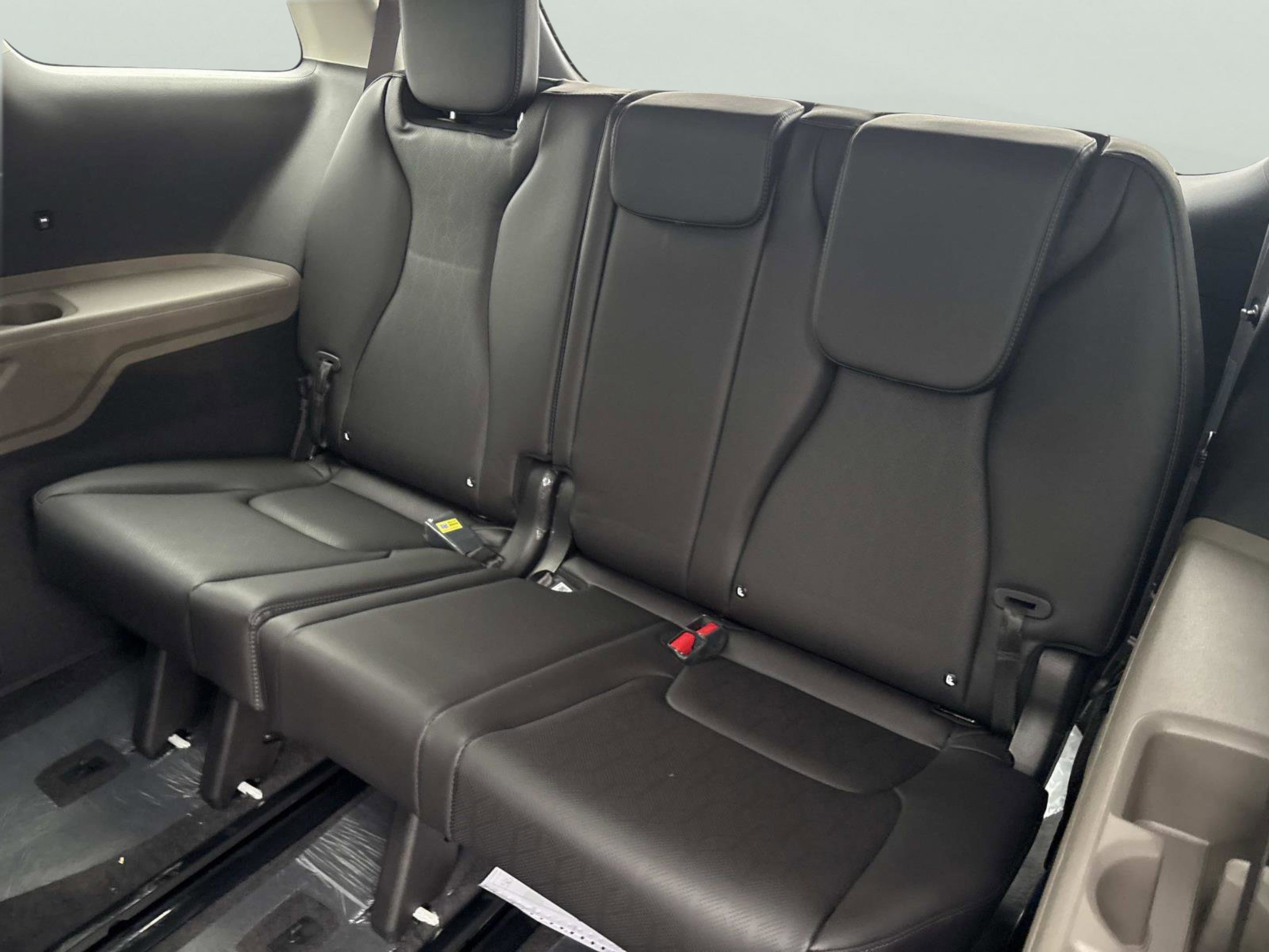 New 2026 Snow White Pearl Kia LXS image 14