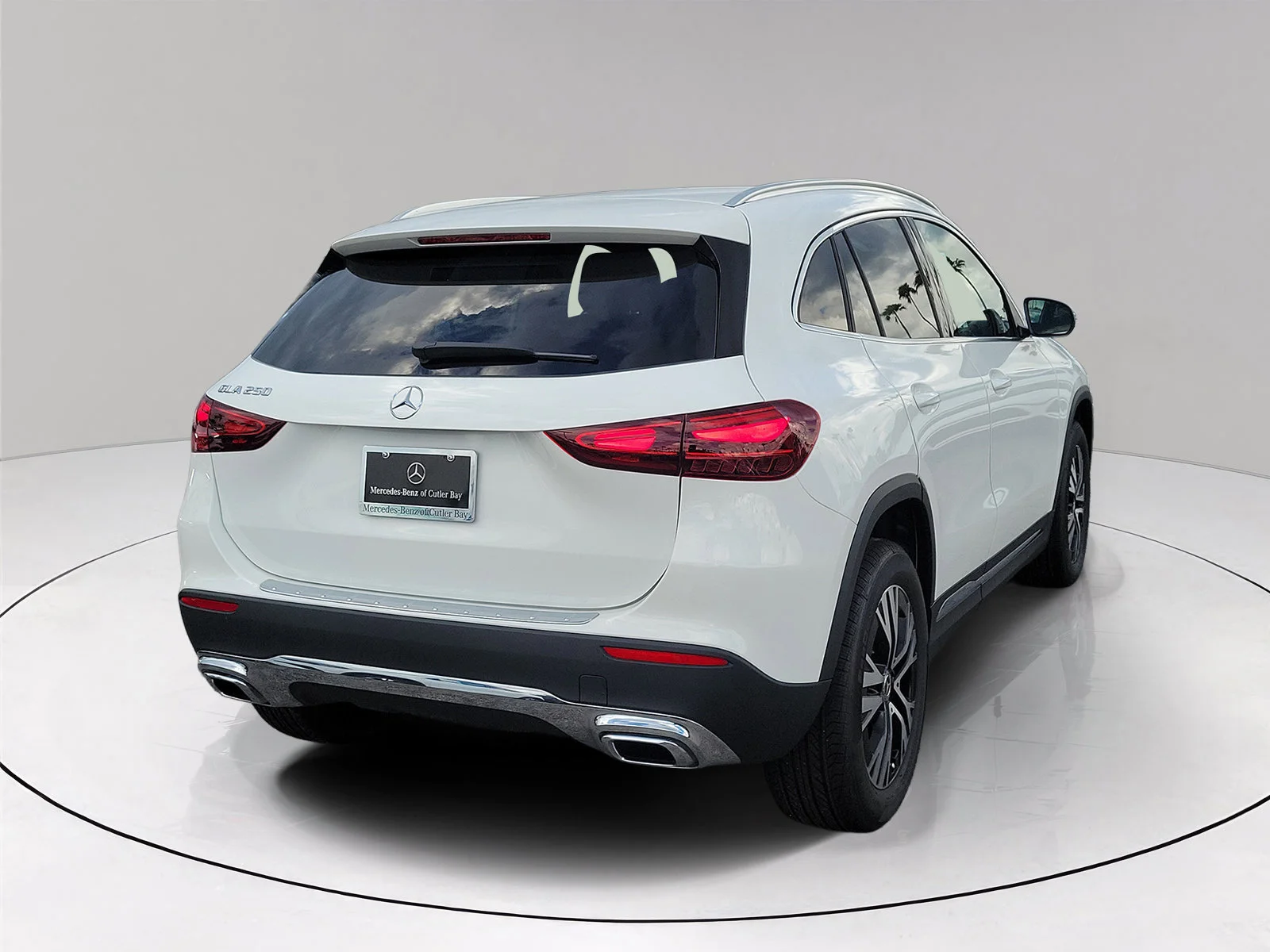 New 2026 Polar White Mercedes-Benz GLA 250 image 4