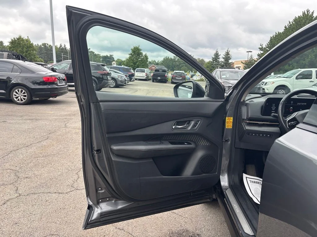 Used 2023 Gray Nissan EVOLVE+ image 19