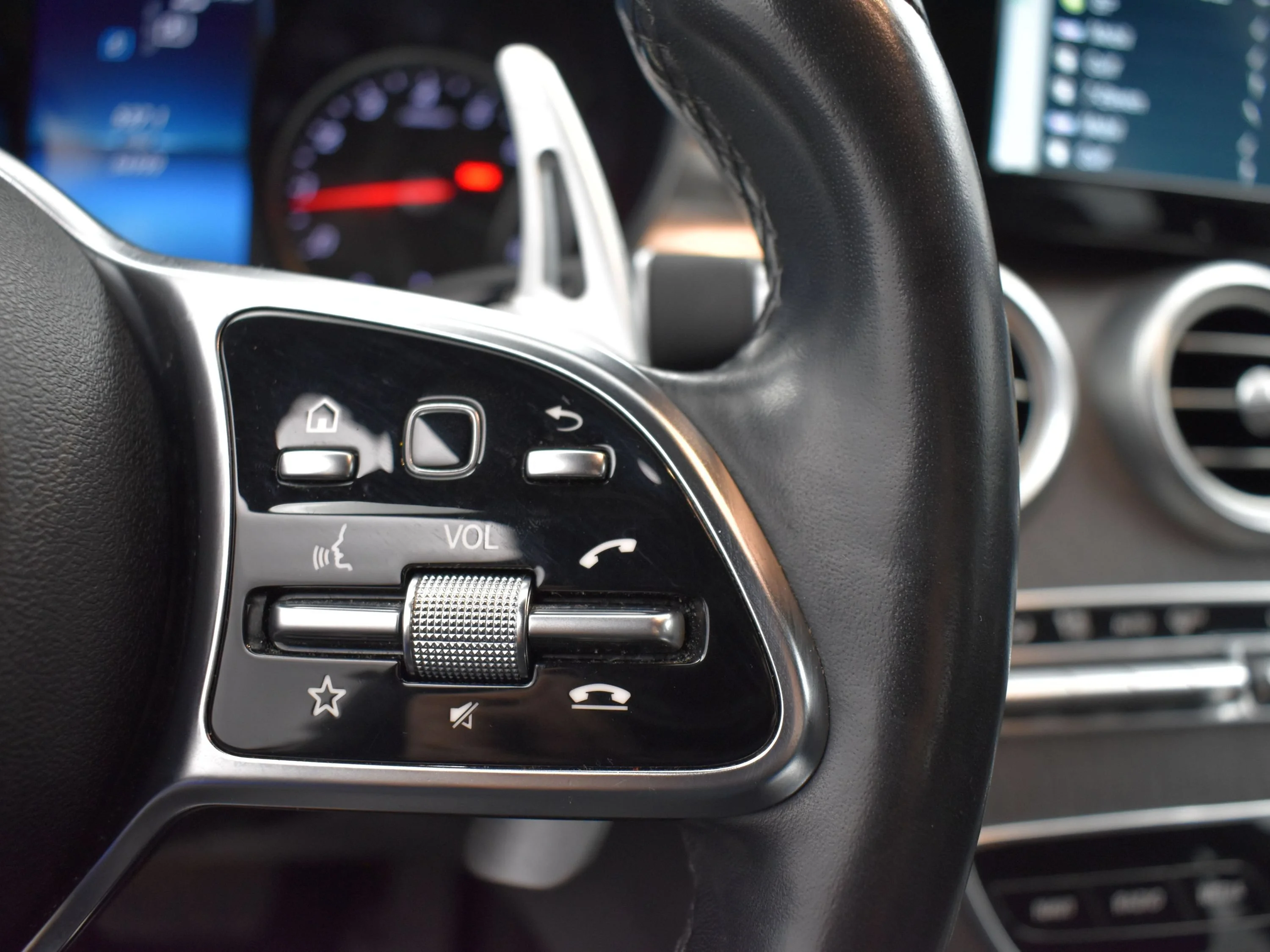 Used 2019 Selenite Grey Metallic Mercedes-Benz C 300 image 28