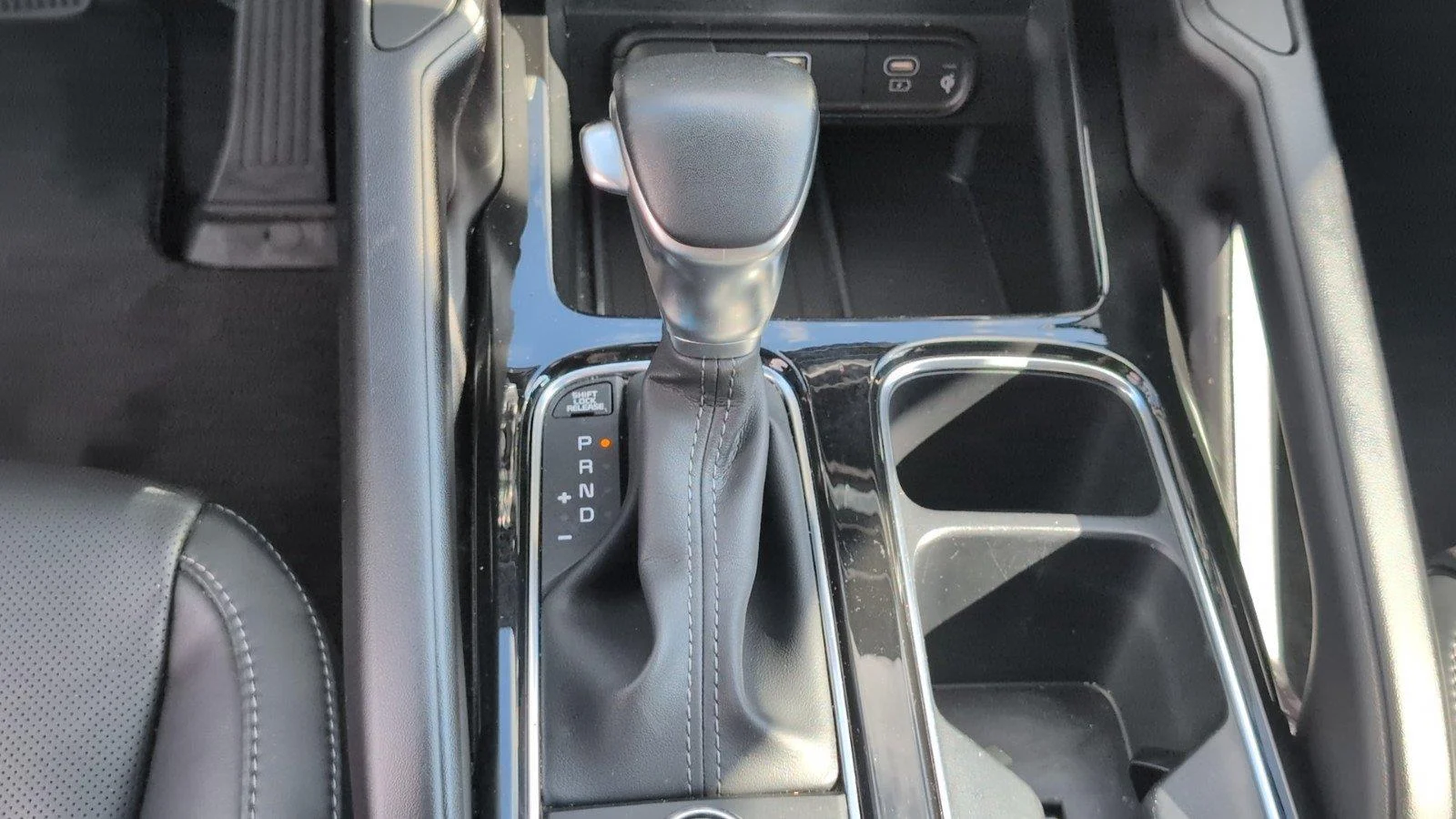 Used 2025 Everlasting Silver Kia S image 26
