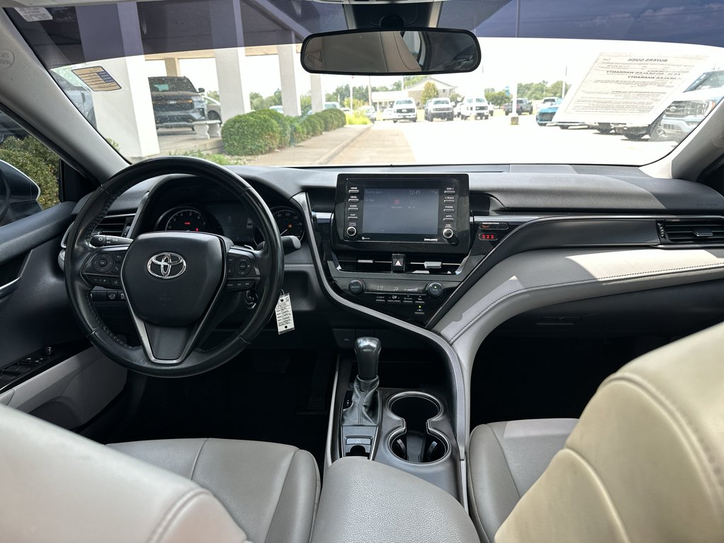 Used 2021 Super White Toyota SE image 3