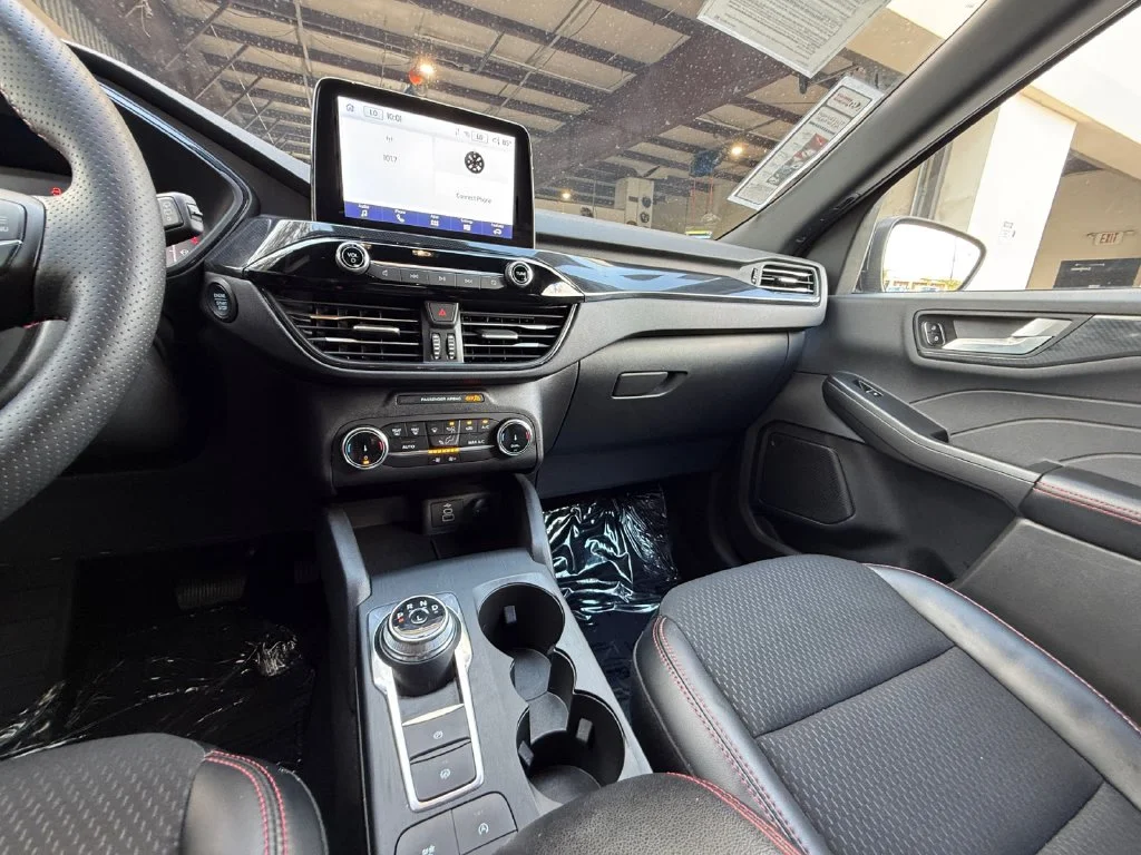 Used 2025 Gray Ford ST-Line image 15
