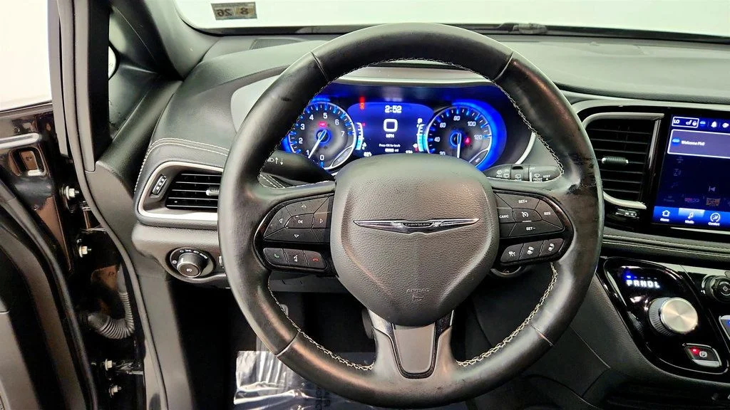 Used 2021 Brilliant Black Crystal Pearlcoat Chrysler Touring L AWD w/ Premium & Safety Sphere Group image 13
