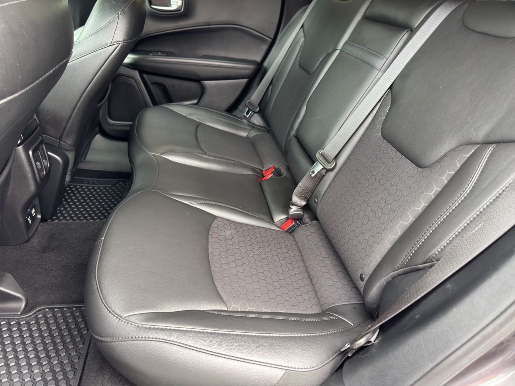 Used 2019 Granite Crystal Met Jeep Altitude image 18