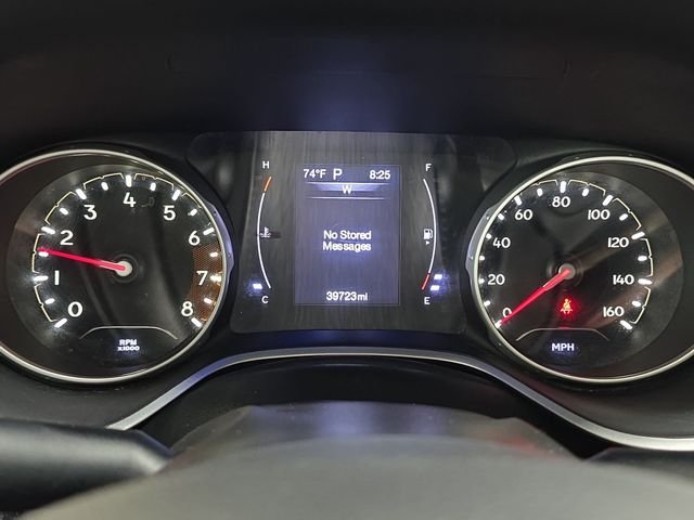 Used 2020 Diamond Black Crystal Pearlcoat Jeep Sport image 18