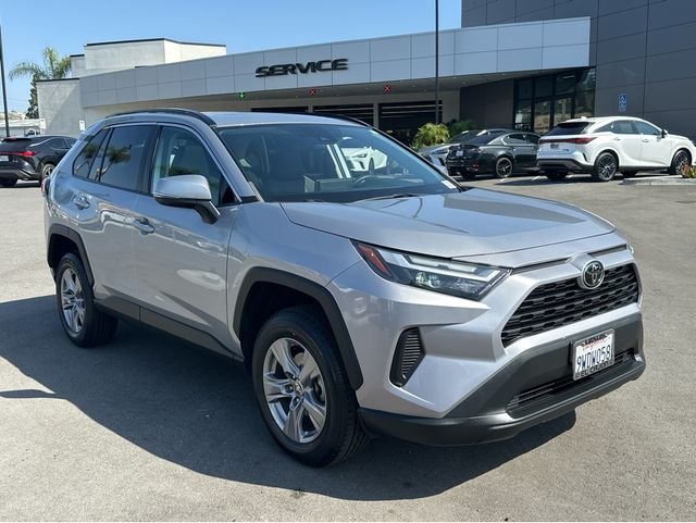 Used 2022 Silver Toyota XLE image 2