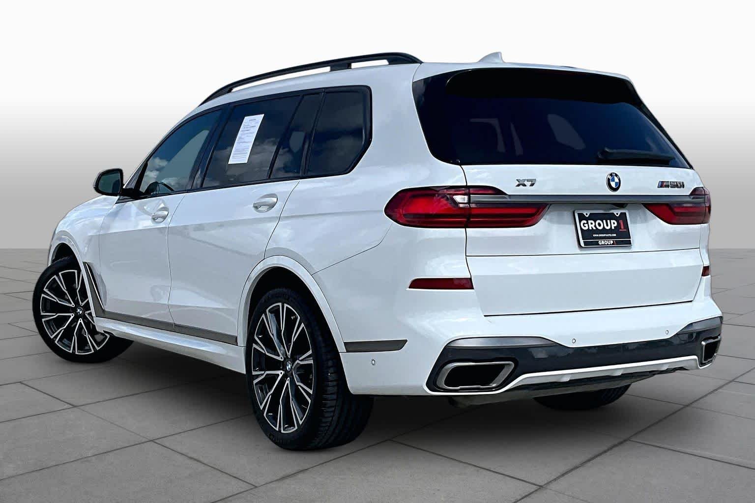 Used 2022 Alpine White BMW M50i image 11