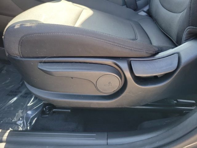 2023 Hyundai Tucson SE - Photo 13