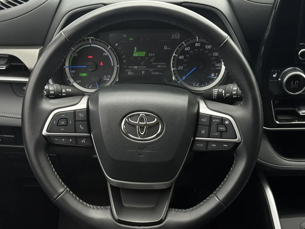 Used 2024 Silver Toyota XLE image 14