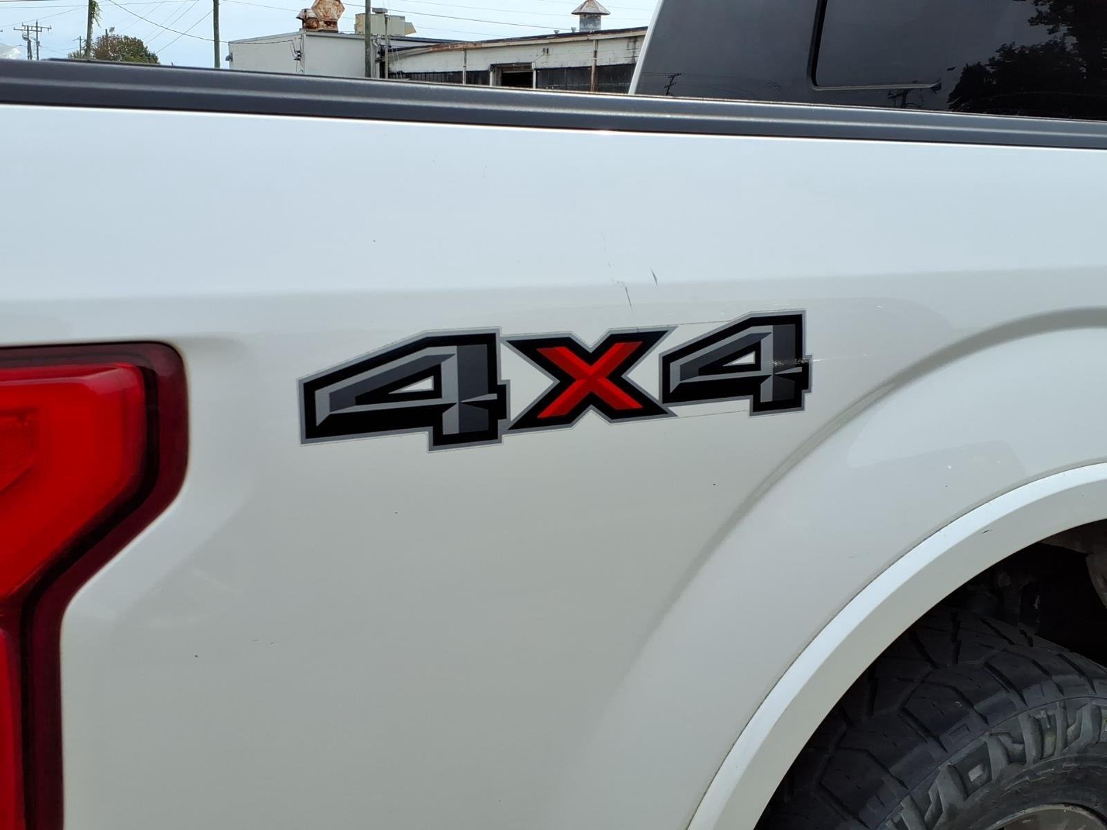 Used 2018 White Platinum Metallic Tri-Coat Ford LARIAT image 5
