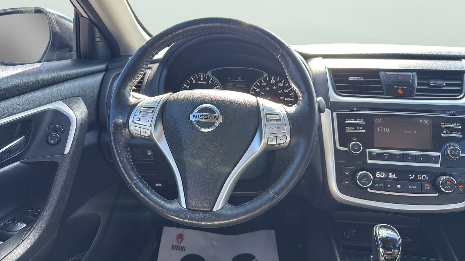 Used 2017 Silver Nissan 2.5 SL image 9