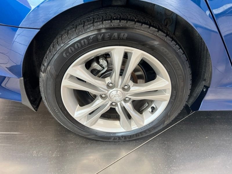 Used 2018 Blue Hyundai SEL+ image 9