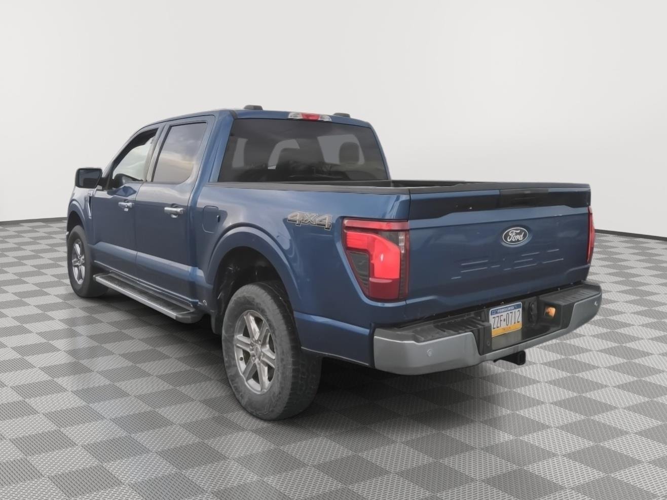 Used 2025 Atlas Blue Ford XLT image 2