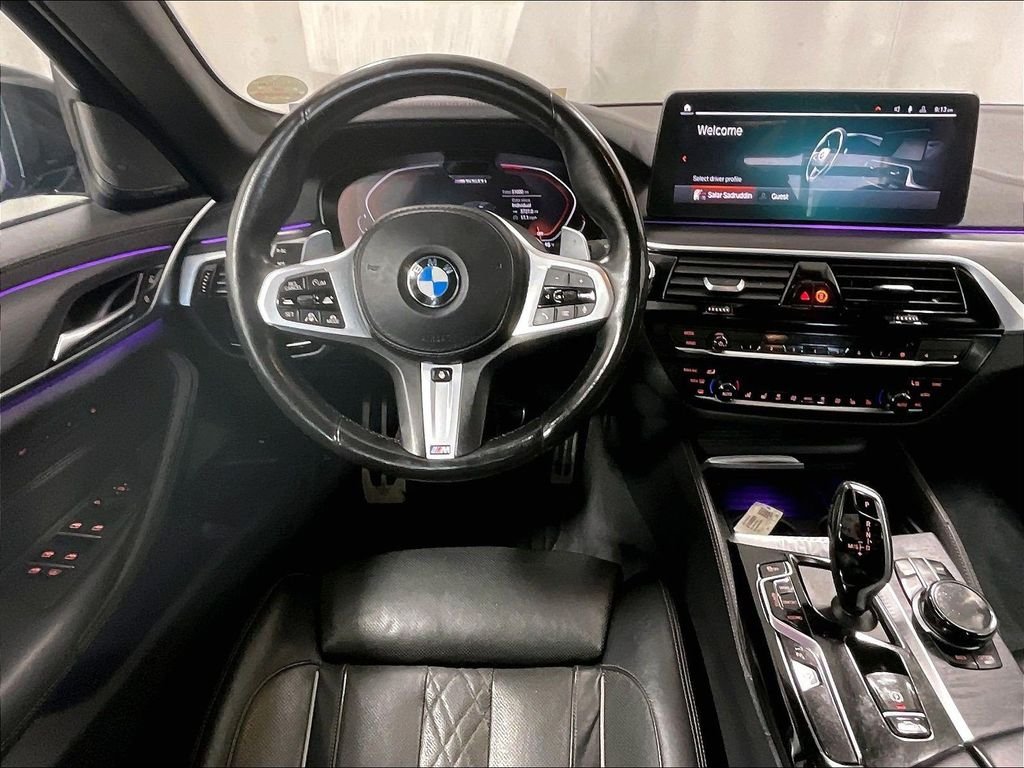 Used 2022 Black BMW M550i xDrive image 17