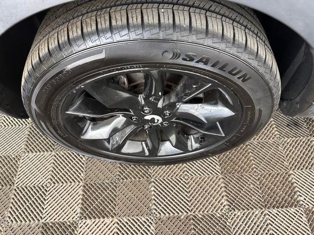 Used 2014 Black Ford Limited image 33