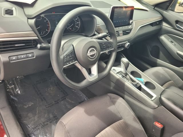 Used 2025 Red Nissan 2.5 SV image 12