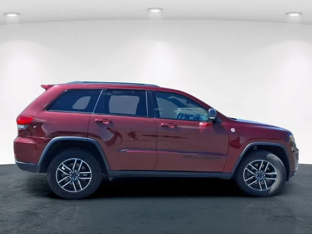 Used 2019 Red Jeep Trailhawk image 5