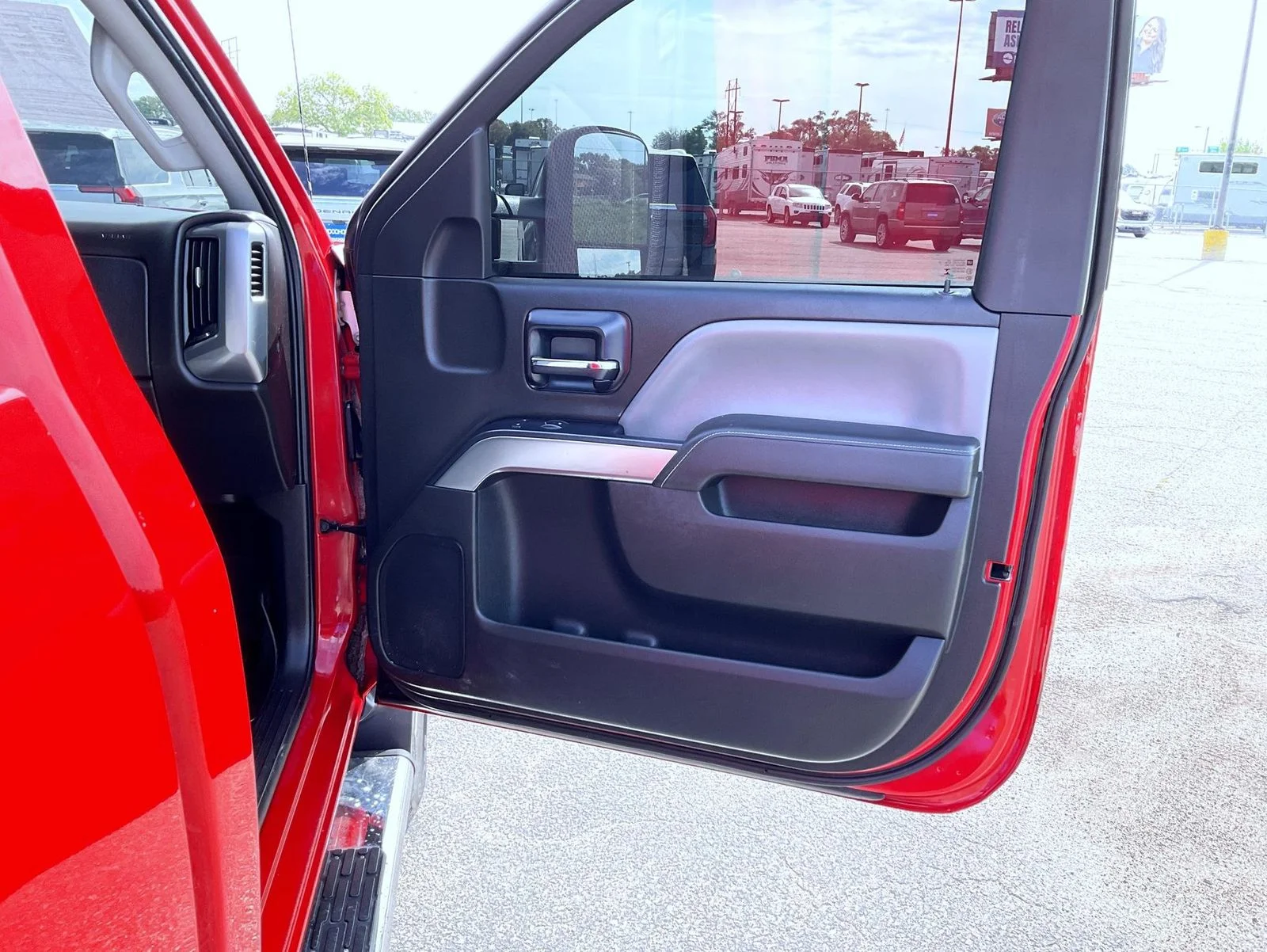 Used 2015 Red Chevrolet LT image 16