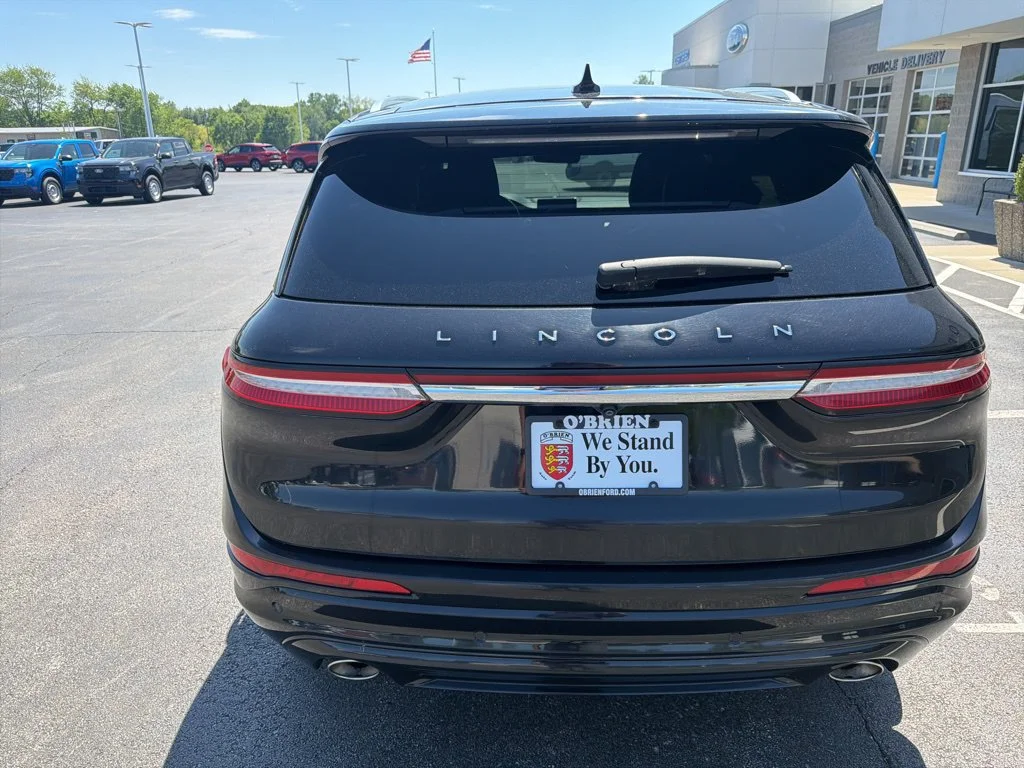 Used 2022 Infinite Black Metallic Lincoln Reserve image 4