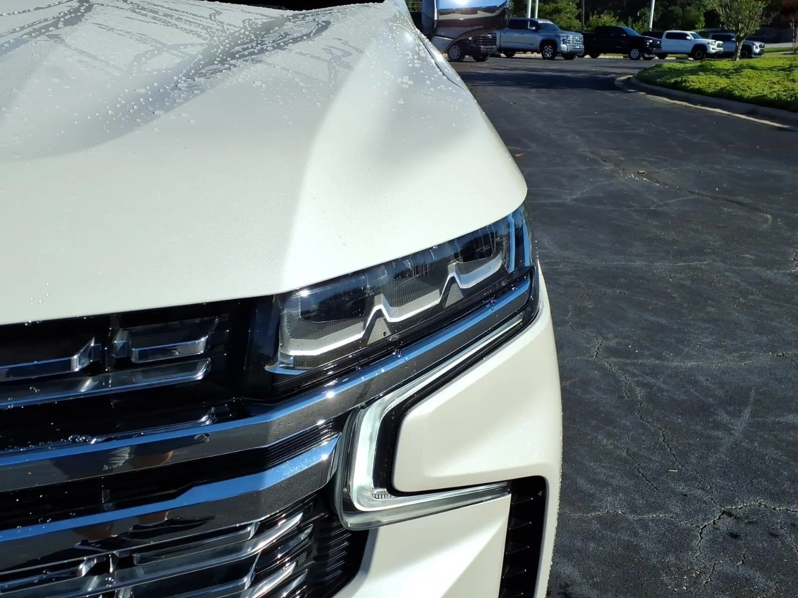 Used 2024 Iridescent Pearl Tricoat Chevrolet Premier image 20