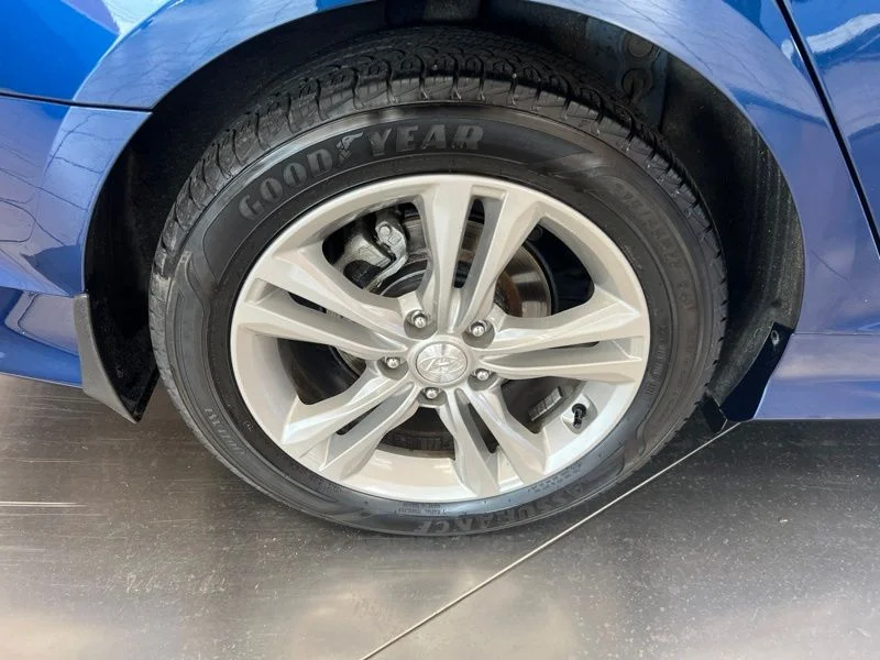 Used 2018 Blue Hyundai SEL+ image 9