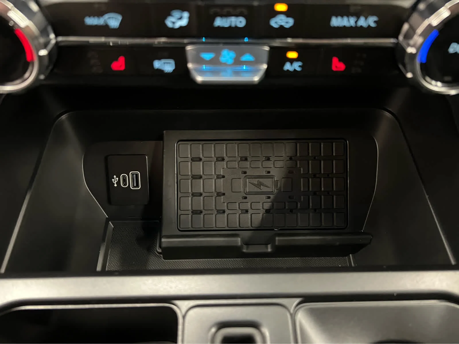 Used 2025 Carbonized Gray Metallic Ford XLT image 19