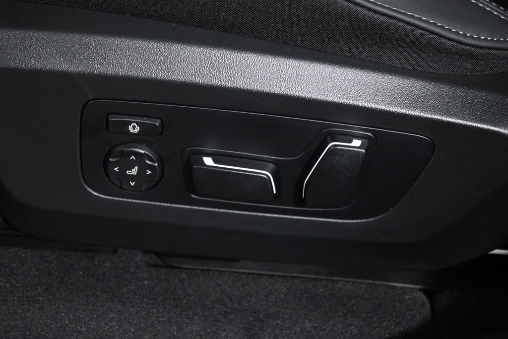 Used 2026 Gray Metallic BMW 30 xDrive image 27